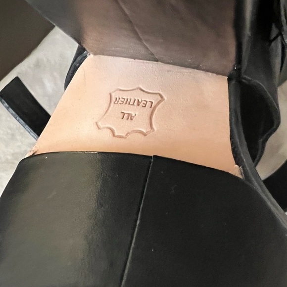 BCBG black leather sandals 6M - Picture 11 of 11